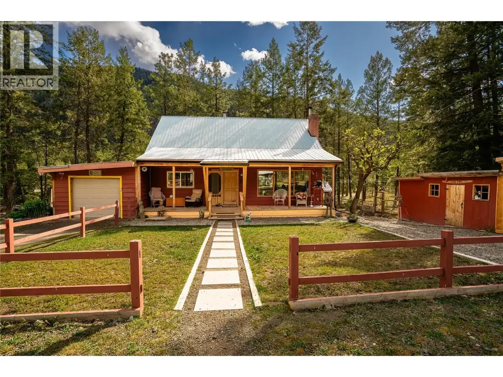 6257 Highway 3, Hedley